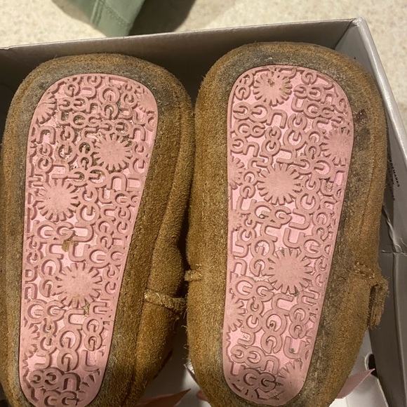 Toddler UGG boots - Picture 4 of 5